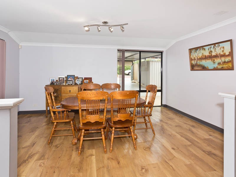 33 Steiner Avenue, Success WA 6164