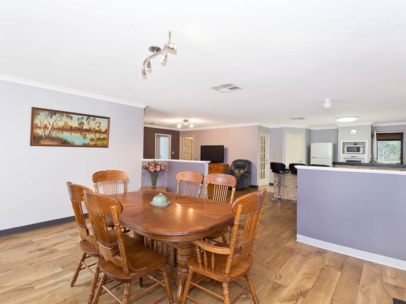 33 Steiner Avenue, Success WA 6164