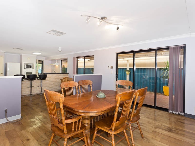 33 Steiner Avenue, Success WA 6164