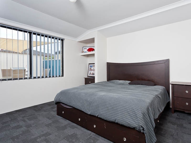 33 Steiner Avenue, Success WA 6164