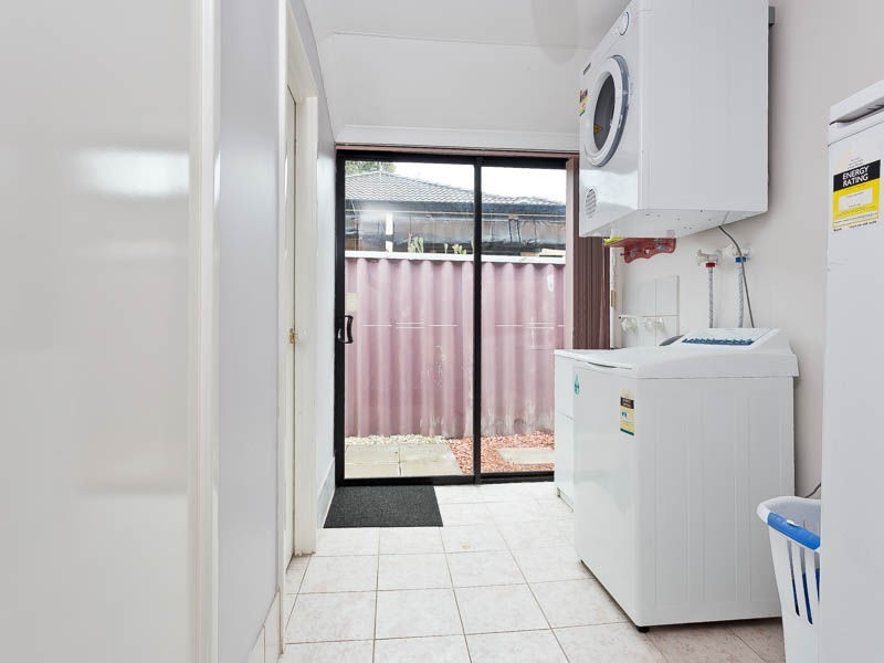 33 Steiner Avenue, Success WA 6164