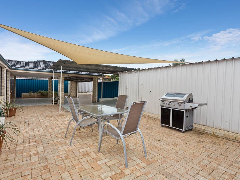33 Steiner Avenue, Success WA 6164