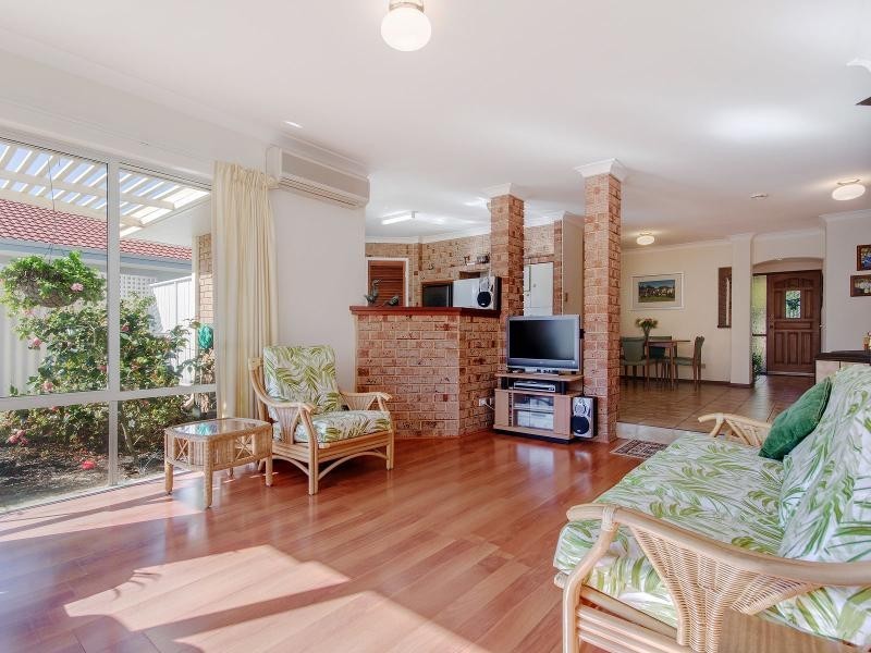 12 Arthur Road, Safety Bay WA 6169