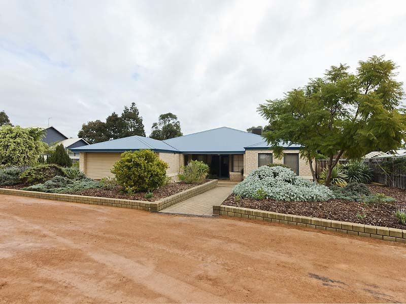 4 Midsummer Circle, Pinjarra WA 6208