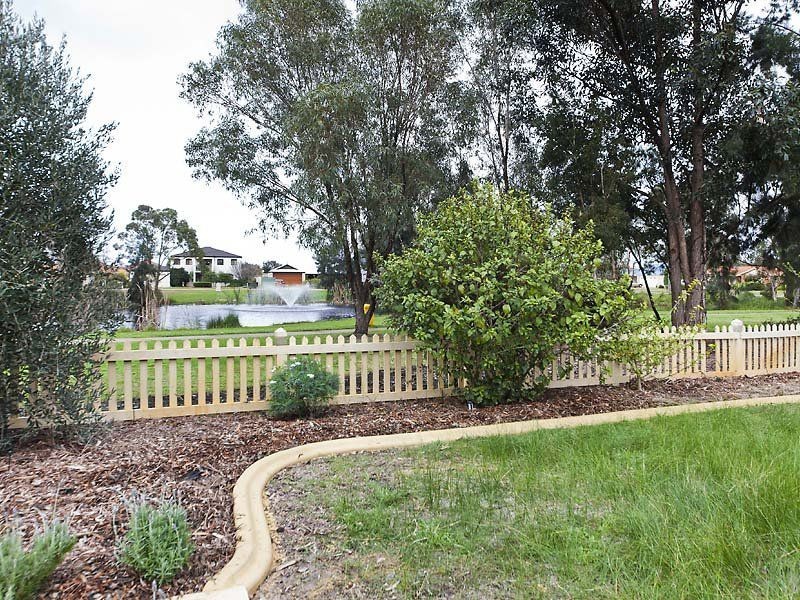 4 Midsummer Circle, Pinjarra WA 6208
