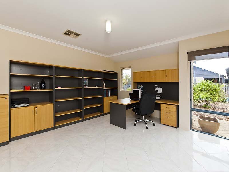 4 Midsummer Circle, Pinjarra WA 6208