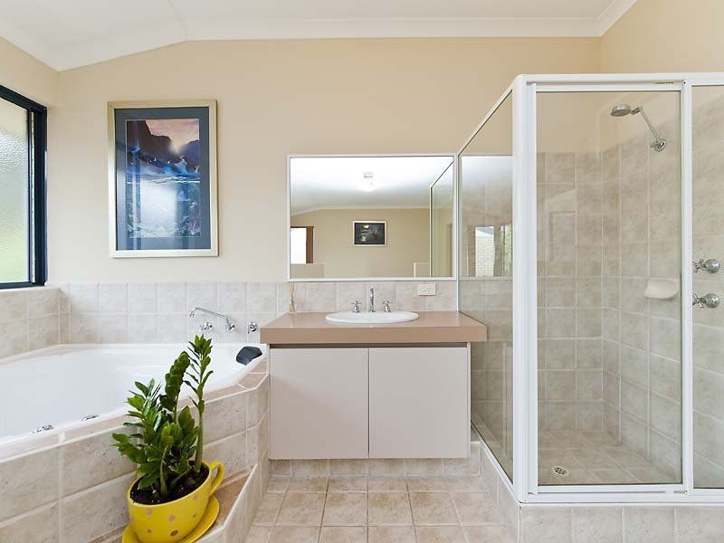 4 Midsummer Circle, Pinjarra WA 6208