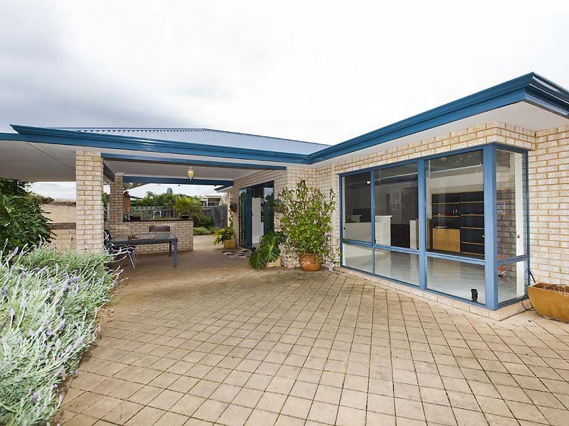4 Midsummer Circle, Pinjarra WA 6208