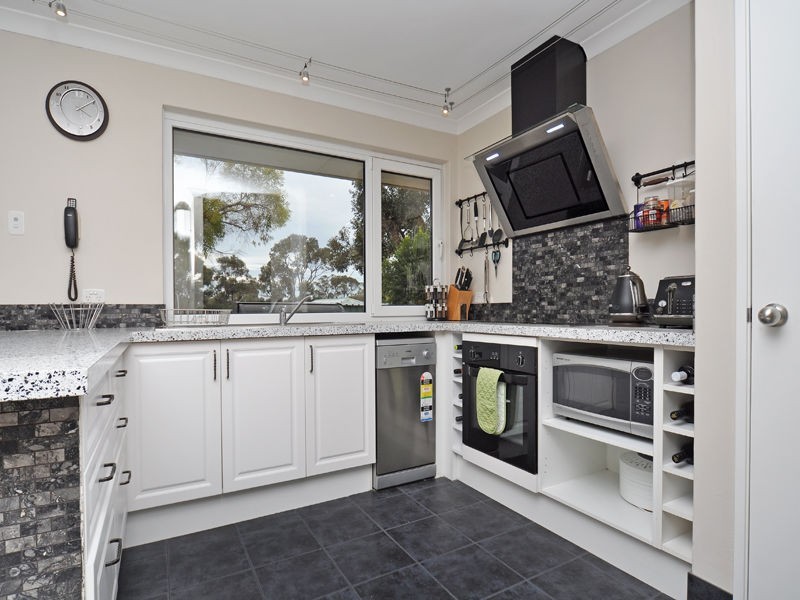 8 Hurst Trail, Clarkson WA 6030