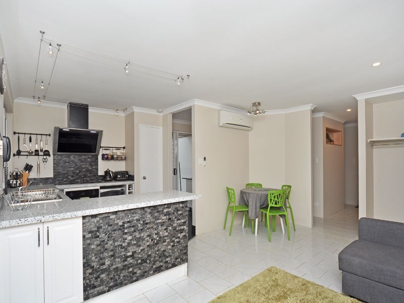 8 Hurst Trail, Clarkson WA 6030