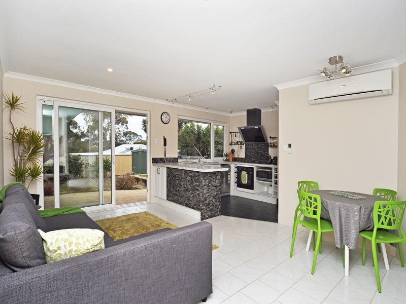 8 Hurst Trail, Clarkson WA 6030