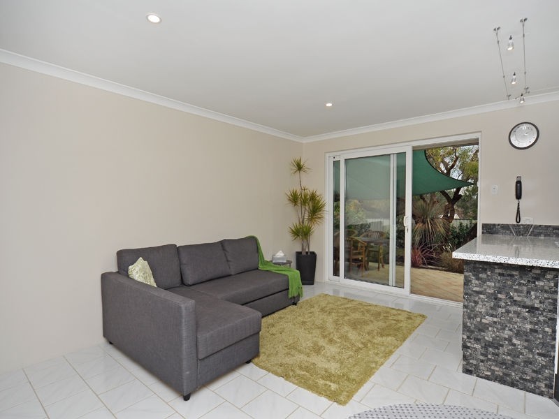 8 Hurst Trail, Clarkson WA 6030