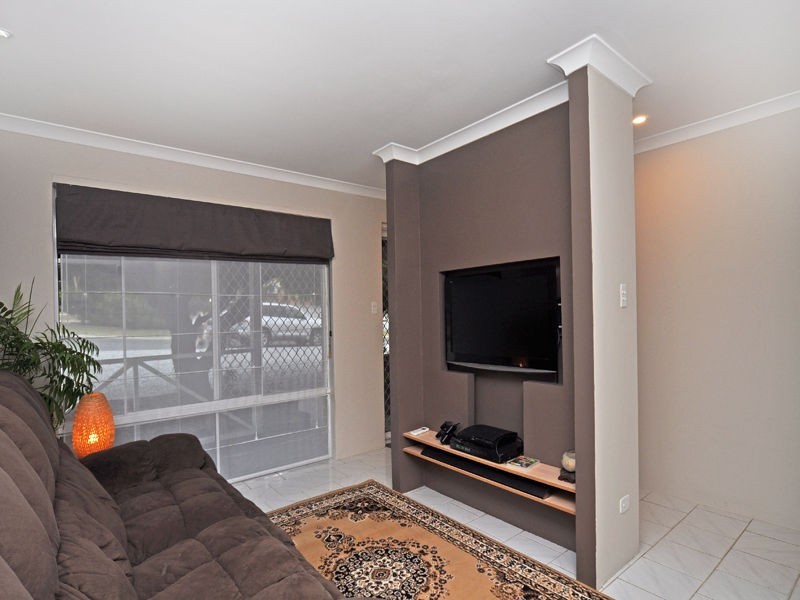 8 Hurst Trail, Clarkson WA 6030