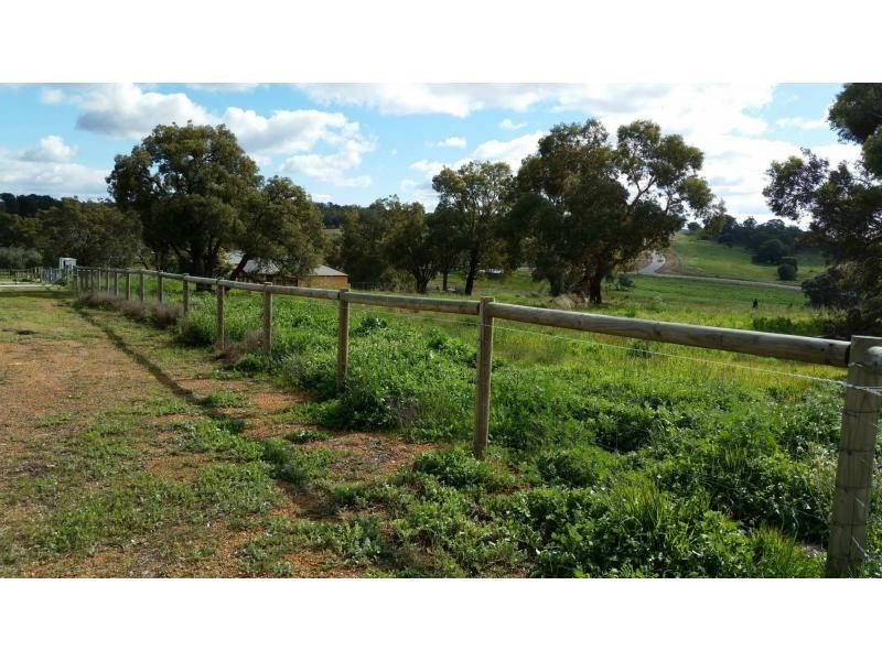 31 Meyer Close, Lower Chittering WA 6084