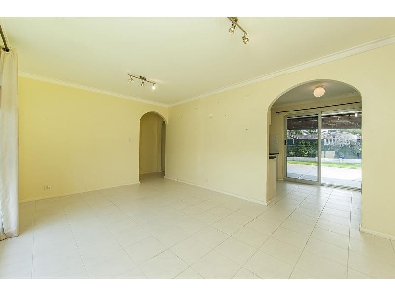 L2/3 Barlee Way, Beechboro WA 6063