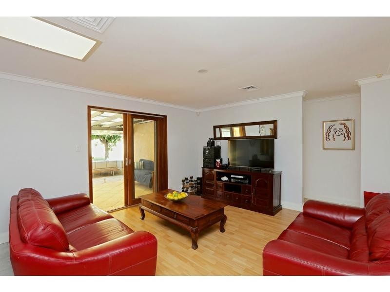 24 Doriot Way, Carine WA 6020