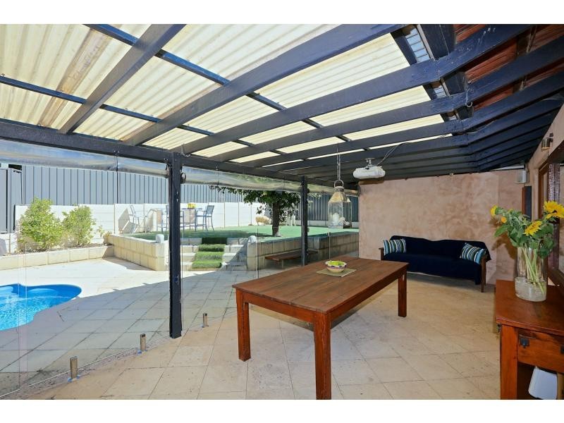 24 Doriot Way, Carine WA 6020