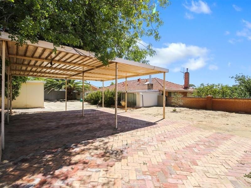 17 Doherty Road, Coolbellup WA 6163