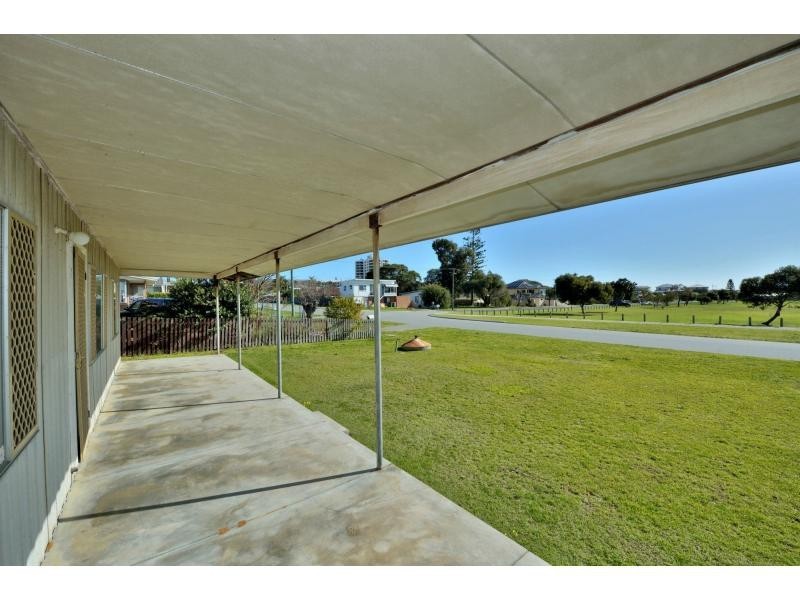 13 Shayne Street, Halls Head WA 6210