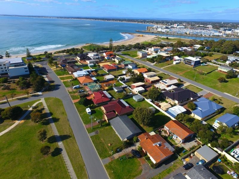 13 Shayne Street, Halls Head WA 6210