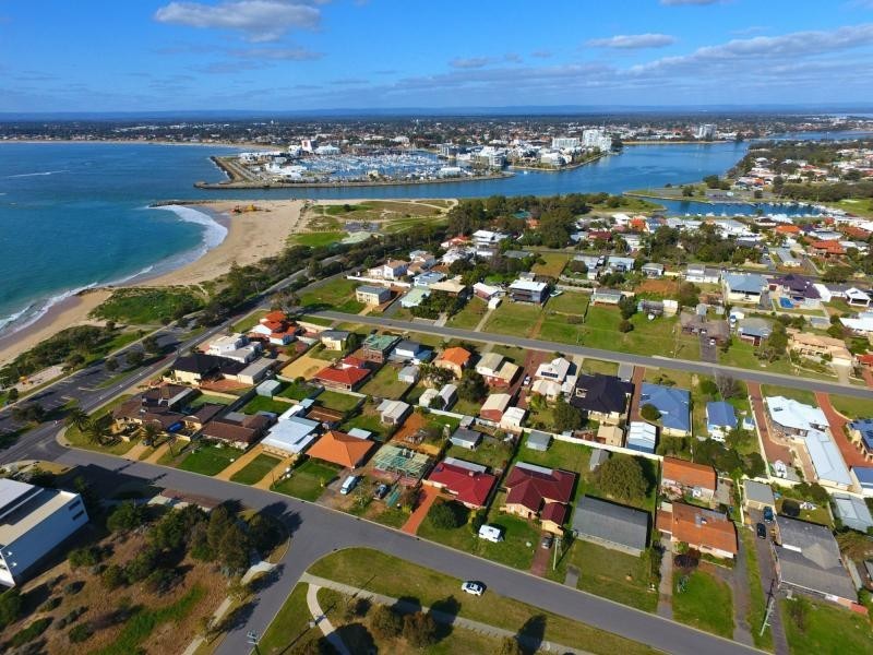 13 Shayne Street, Halls Head WA 6210