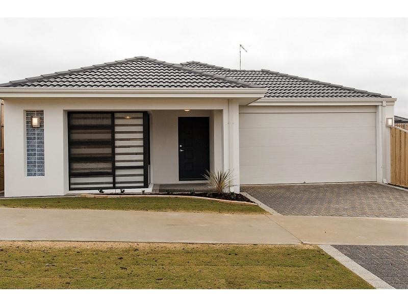 12 Acerosa Boulevard, Halls Head WA 6210