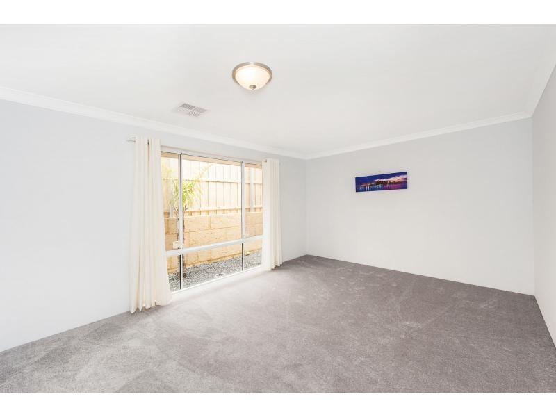 12 Acerosa Boulevard, Halls Head WA 6210