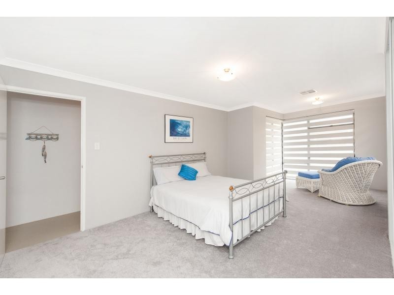 12 Acerosa Boulevard, Halls Head WA 6210