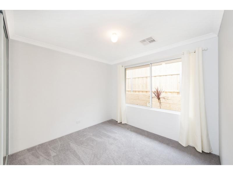 12 Acerosa Boulevard, Halls Head WA 6210