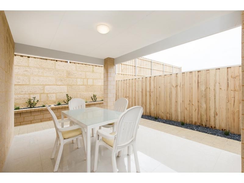 12 Acerosa Boulevard, Halls Head WA 6210