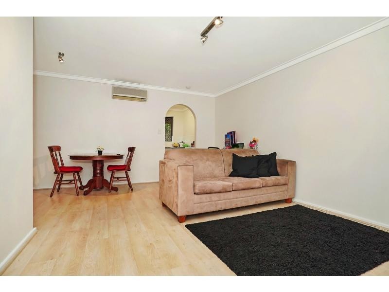 2/215 Royal Street, Yokine WA 6060