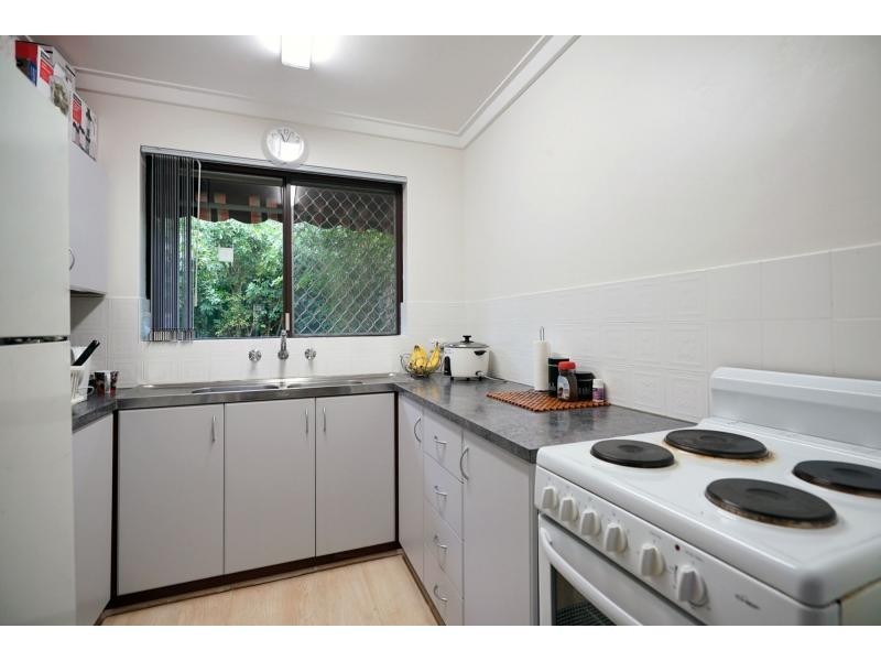 2/215 Royal Street, Yokine WA 6060
