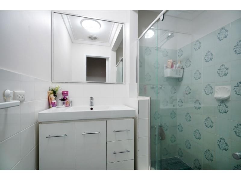 2/215 Royal Street, Yokine WA 6060