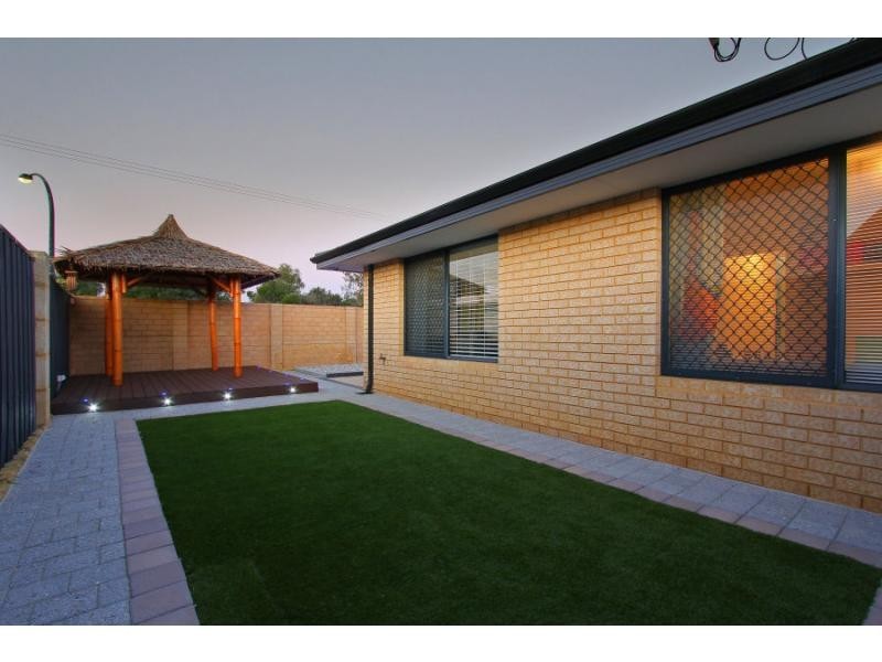 2 Ayr Way, Mindarie WA 6030