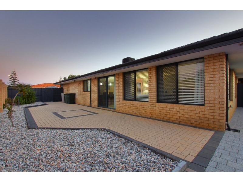 2 Ayr Way, Mindarie WA 6030