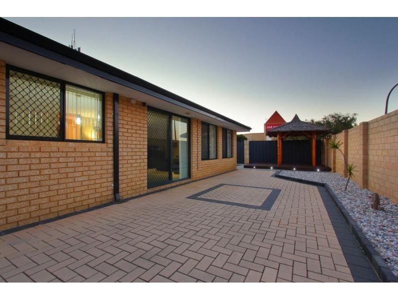 2 Ayr Way, Mindarie WA 6030