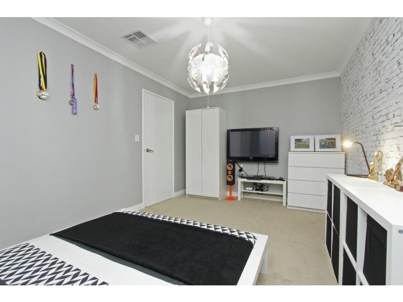 2 Ayr Way, Mindarie WA 6030