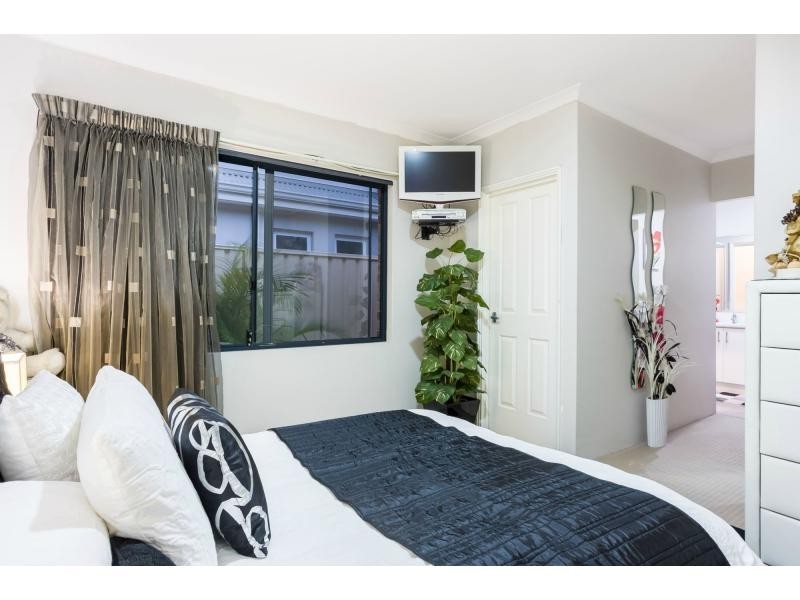 27 Trentham Road, Landsdale WA 6065