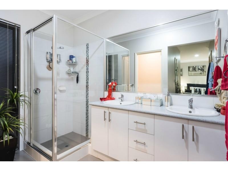 27 Trentham Road, Landsdale WA 6065