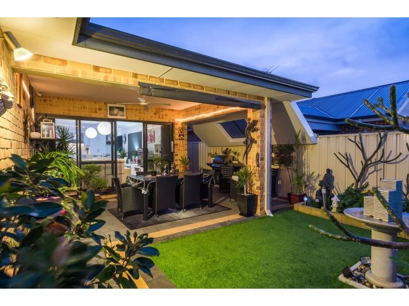 27 Trentham Road, Landsdale WA 6065