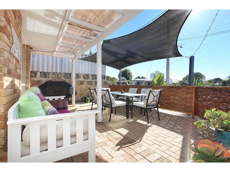 75B Leighton Road, Halls Head WA 6210