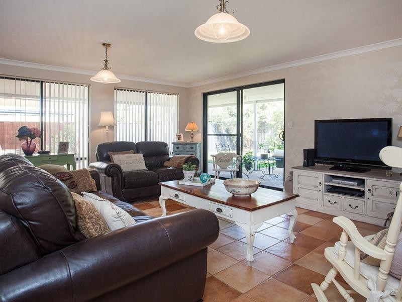 42 Burnett Drive, Clarkson WA 6030