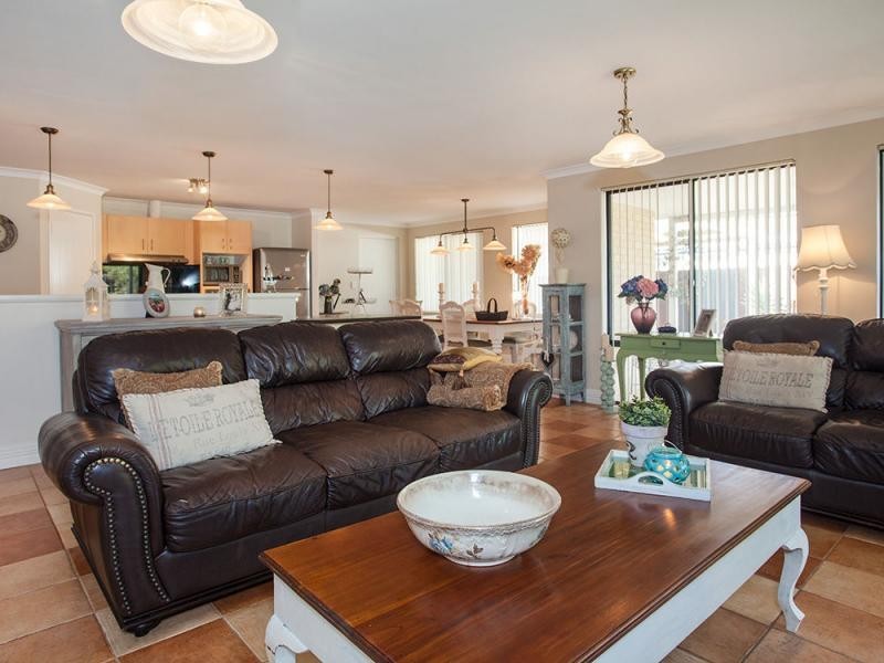 42 Burnett Drive, Clarkson WA 6030