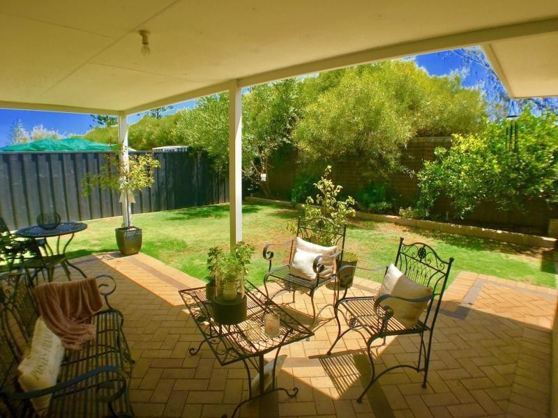 42 Burnett Drive, Clarkson WA 6030