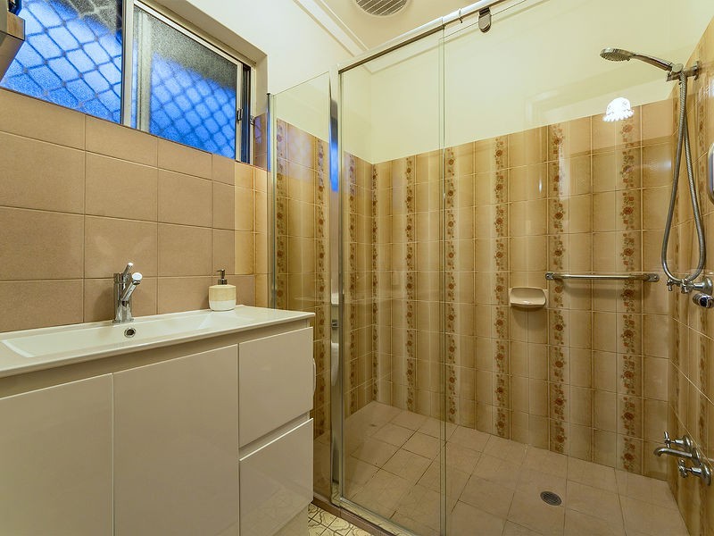 10 Knebworth Avenue, Perth WA 6000