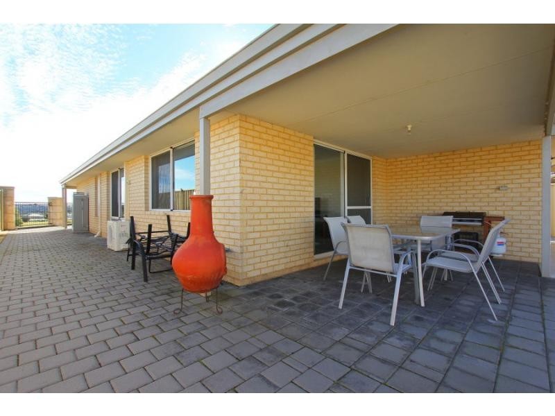 137 Waldburg Drive, Tapping WA 6065