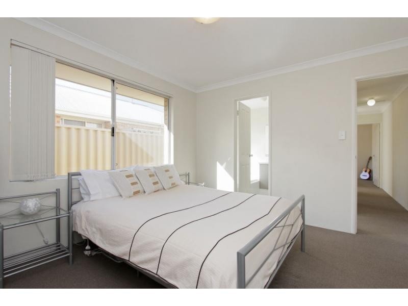 137 Waldburg Drive, Tapping WA 6065