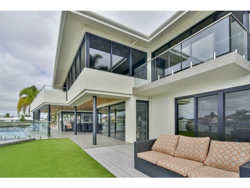 9 Fortescue Court, Dudley Park WA 6210