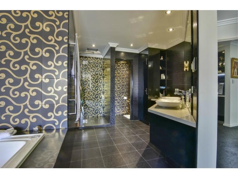 9 Fortescue Court, Dudley Park WA 6210