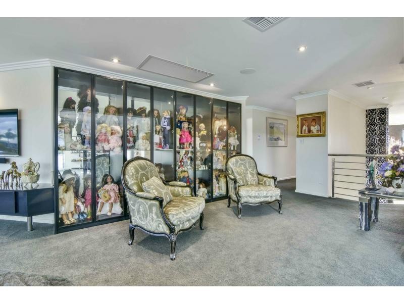 9 Fortescue Court, Dudley Park WA 6210